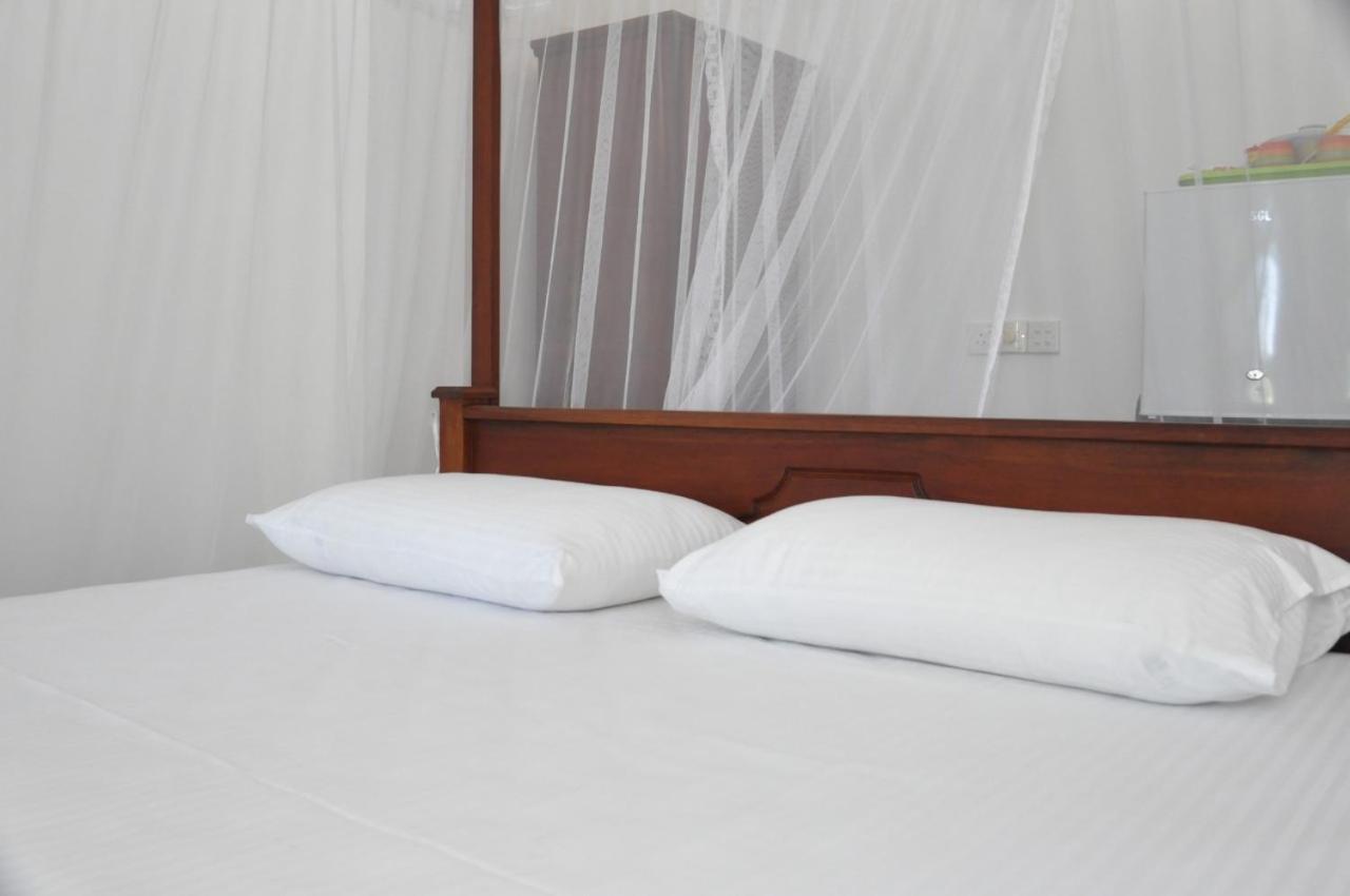 The Ocean Bed and Breakfast Unawatuna Εξωτερικό φωτογραφία
